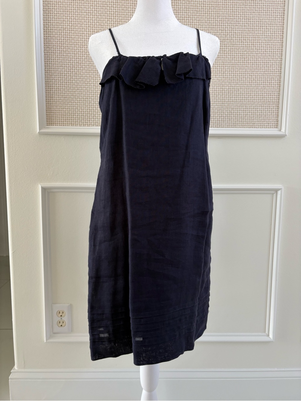 LOFT 100% linen navy blue dress with adjustable straps Size 4. Like New.